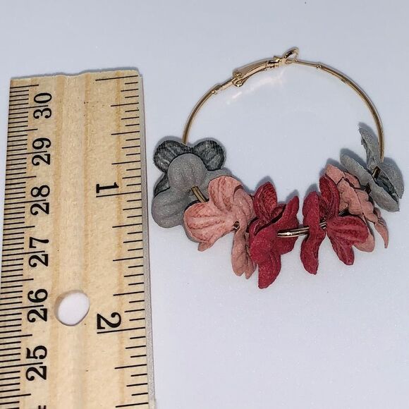 (G3) Floral Hoop Earrings - Picture 5 of 7